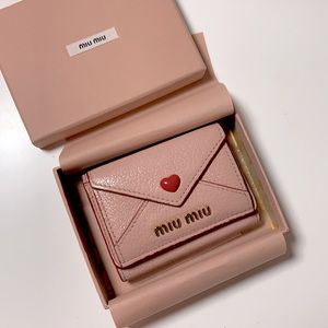 Miu Miu small madras love wallet (pink)